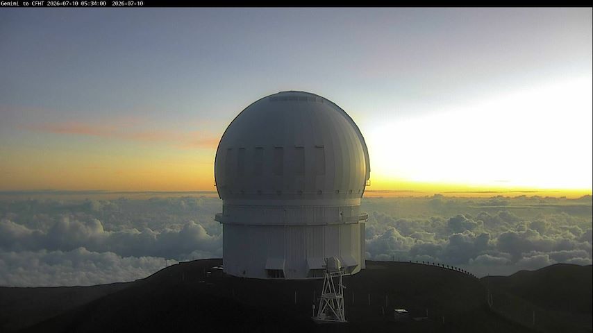 Live camera feed from Canada-France-Hawaii Telescope - North in Hawaii