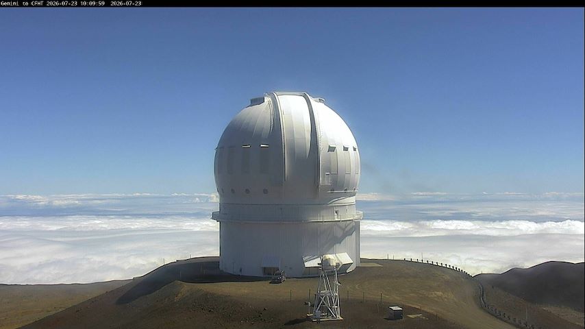 Live camera feed from Canada-France-Hawaii Telescope - North in Hawaii