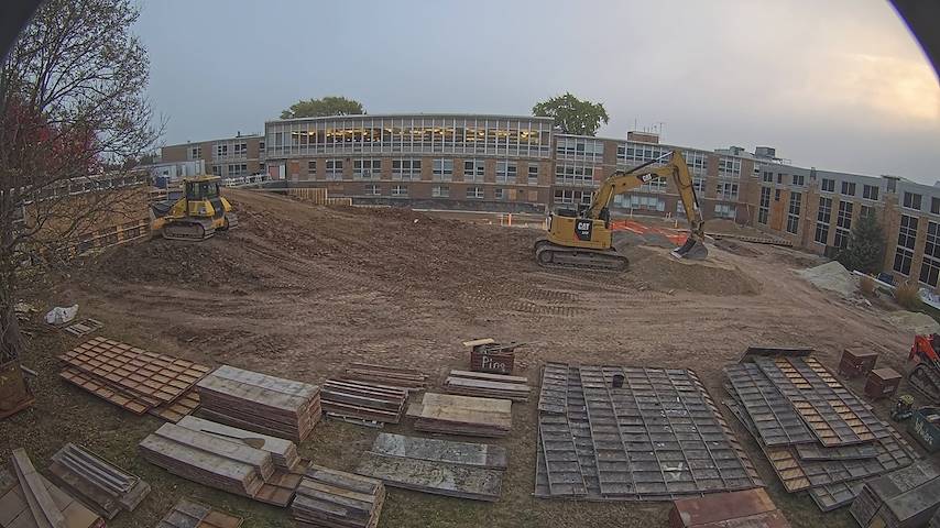 Concordia University Wisconsin में CUW School of Nursing Construction Camera से लाइव कैमरा चैनल