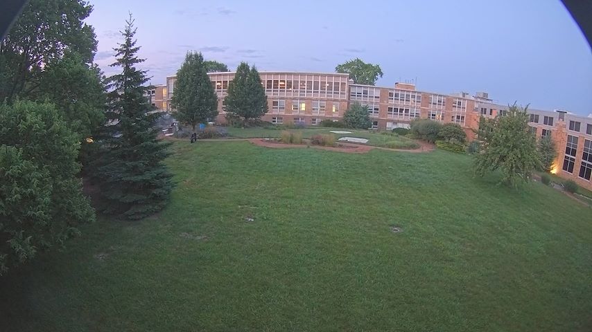 Saluran kamera langsung dari CUW School of Nursing Construction Camera di Concordia University Wisconsin