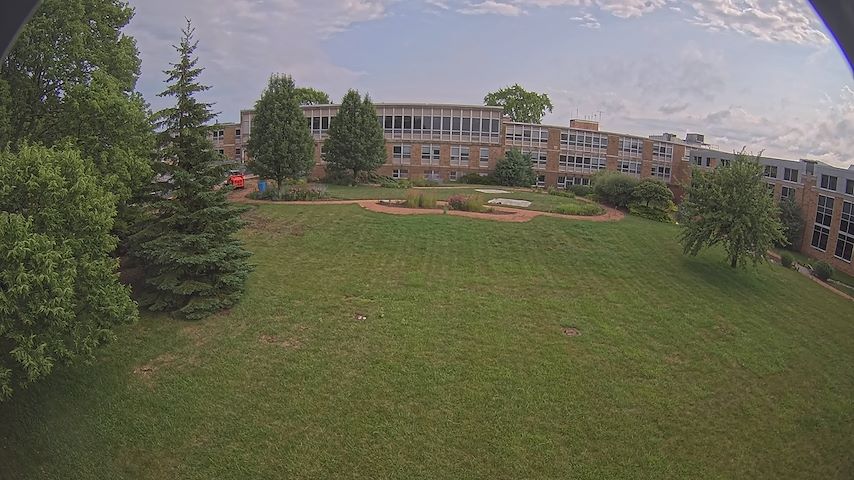 CUW School of Nursing Construction Camera からのライブカメラチャンネル（Concordia University Wisconsin）