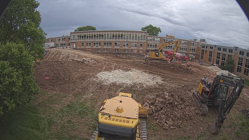 Concordia University Wisconsin में CUW School of Nursing Construction Camera से लाइव कैमरा चैनल
