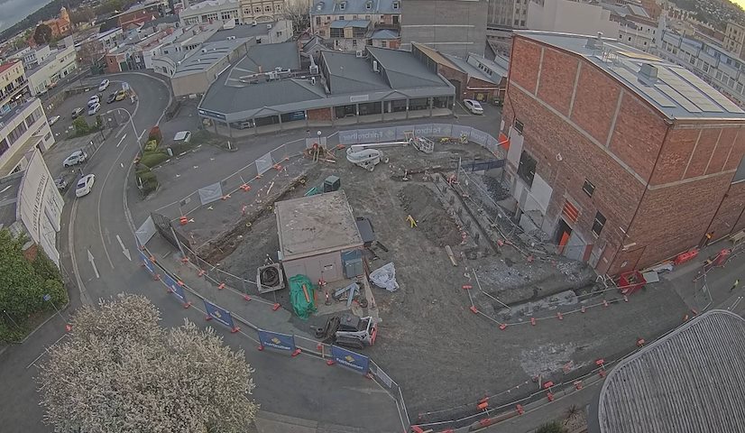 Earl St, Launceston में Earl Arts Centre से लाइव कैमरा चैनल
