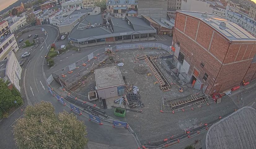 Earl St, Launceston में Earl Arts Centre से लाइव कैमरा चैनल