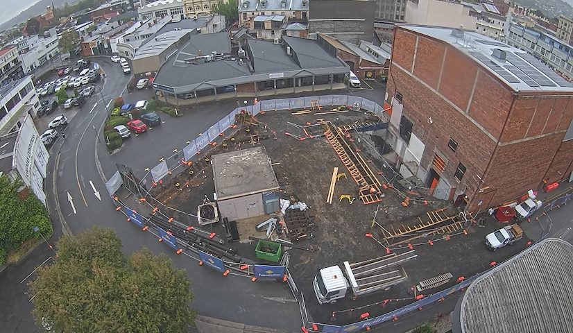 Earl Arts Centre からのライブカメラチャンネル（Earl St, Launceston）