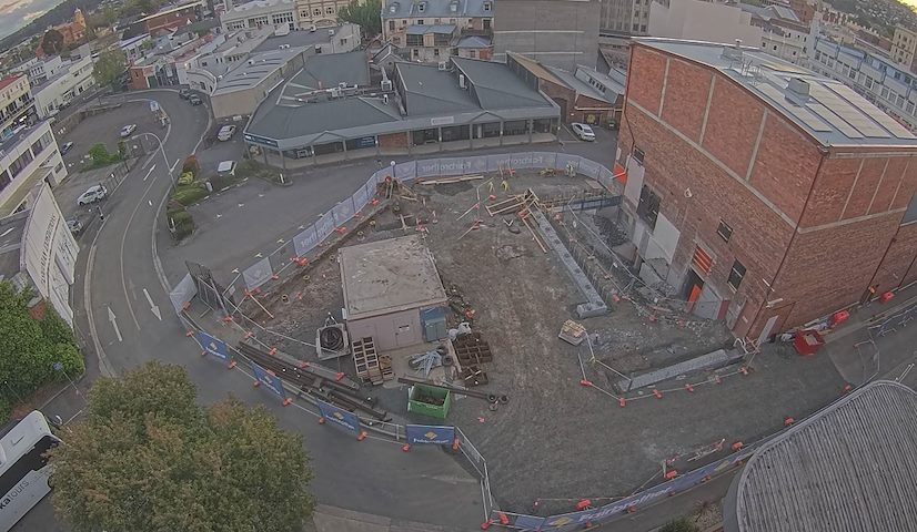 来自 Earl St, Launceston 的 Earl Arts Centre 实时摄像机频道