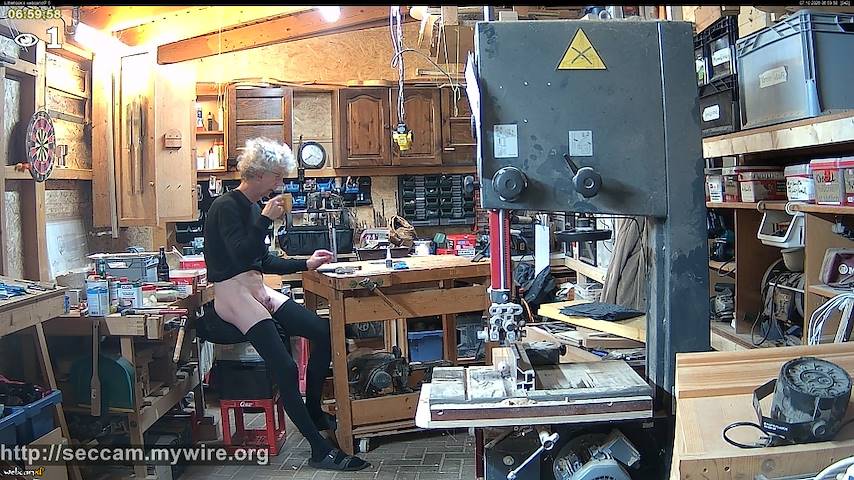Live camera feed from Littlehook's woodworking shop in Indoor woodworking shop