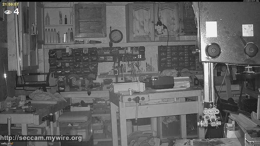 Canal de càmera en directe de Littlehook's woodworking shop a Indoor woodworking shop