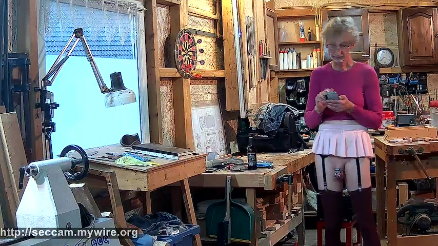 Live camera feed from Littlehook's woodworking shop in Indoor woodworking shop
