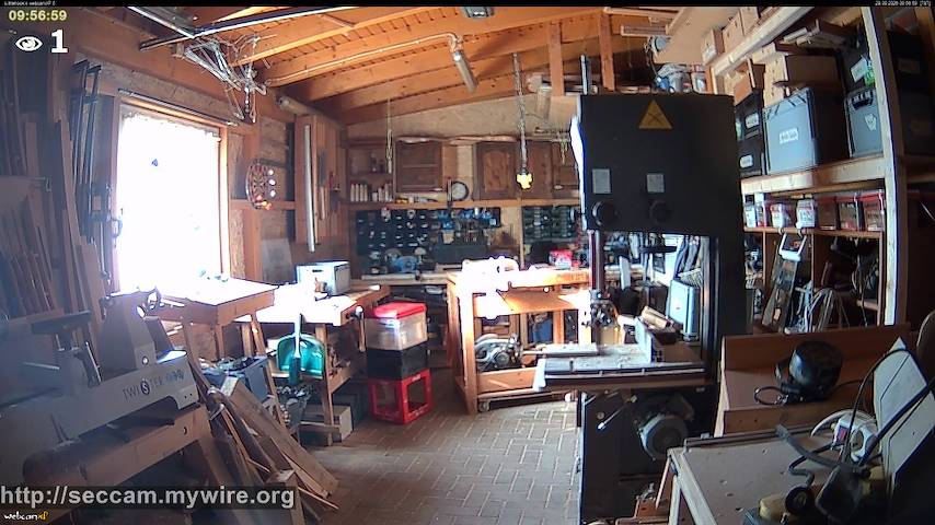 Tiešraides kameras kanāls no Littlehook's woodworking shop Indoor woodworking shop