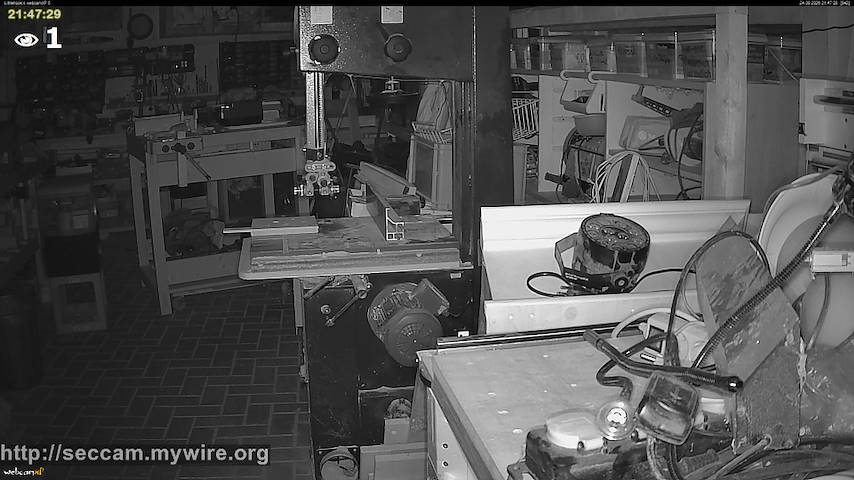 Live camera feed from Littlehook's woodworking shop in Indoor woodworking shop