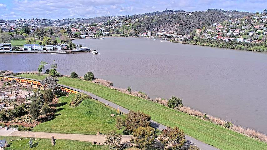 Live camera feed from Tamar Estuary in Launceston, Tasmania