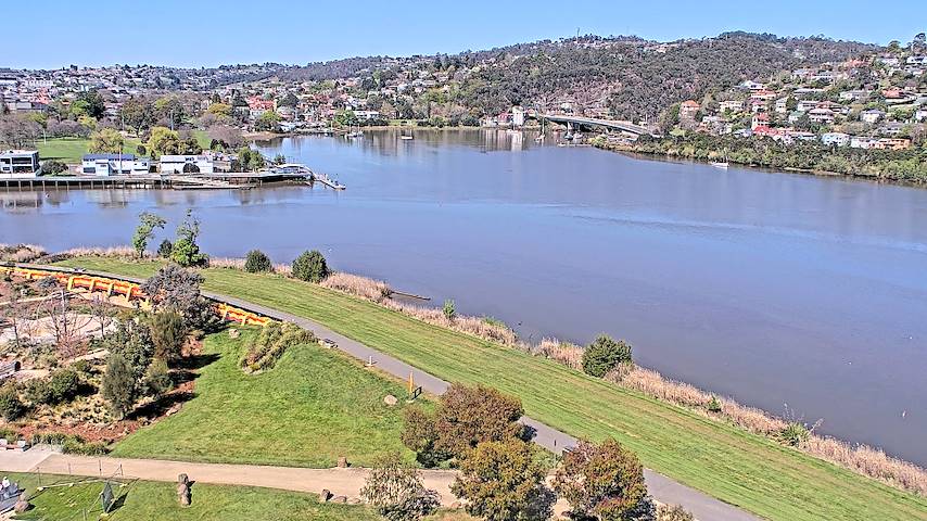Live camera feed from Tamar Estuary in Launceston, Tasmania