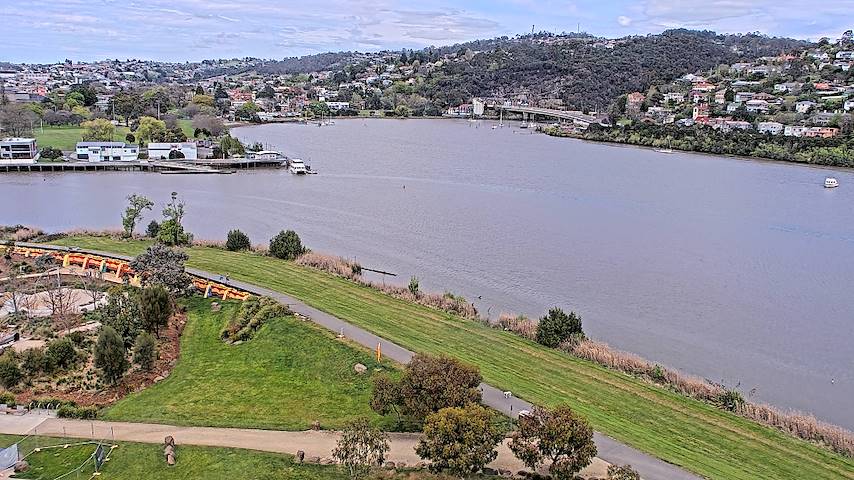 Live camera feed from Tamar Estuary in Launceston, Tasmania