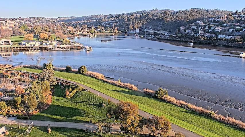 Live camera feed from Tamar Estuary in Launceston, Tasmania