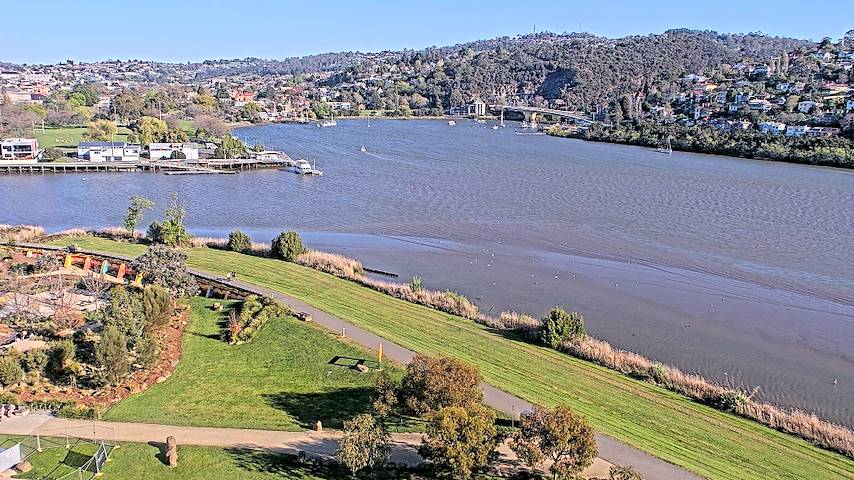 Live camera feed from Tamar Estuary in Launceston, Tasmania