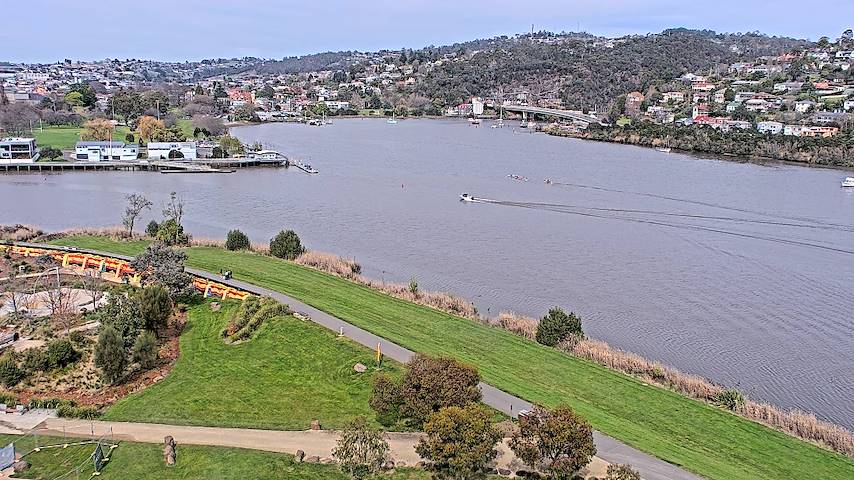 Live camera feed from Tamar Estuary in Launceston, Tasmania