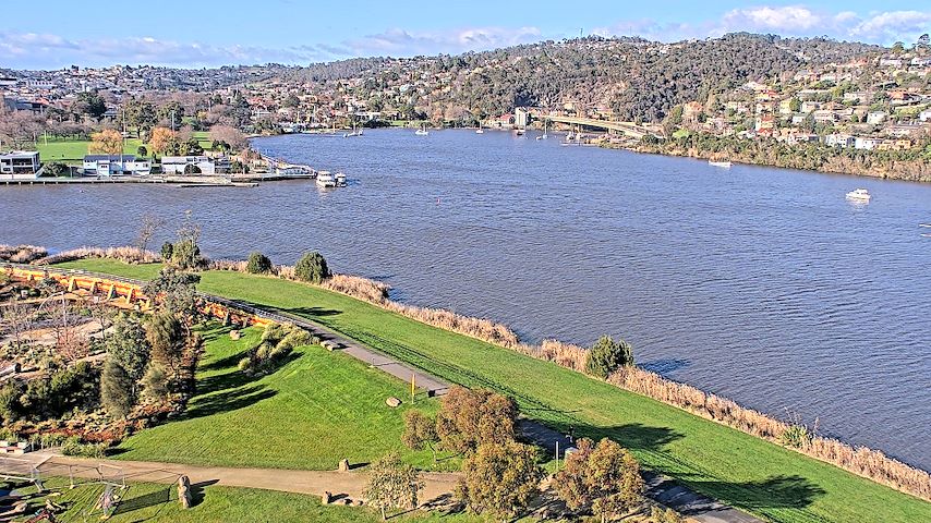 Live camera feed from Tamar Estuary in Launceston, Tasmania