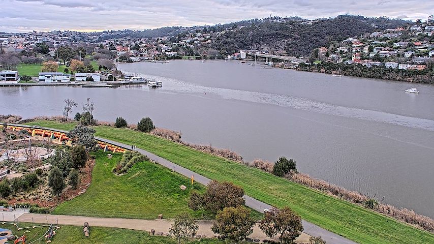 Live camera feed from Tamar Estuary in Launceston, Tasmania