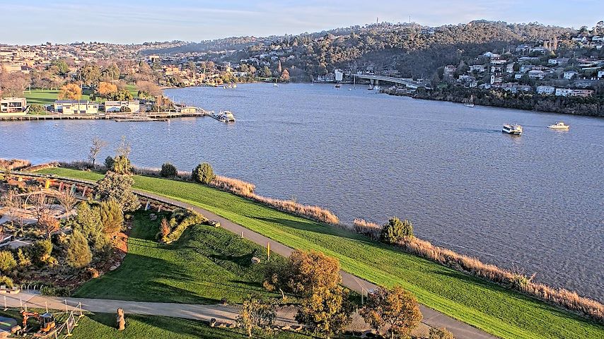 Live camera feed from Tamar Estuary in Launceston, Tasmania