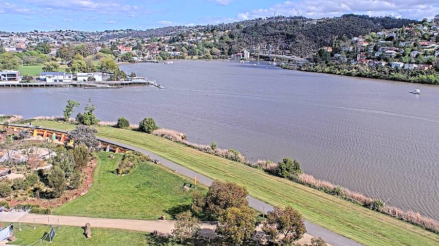 Live camera feed from Tamar Estuary in Launceston, Tasmania