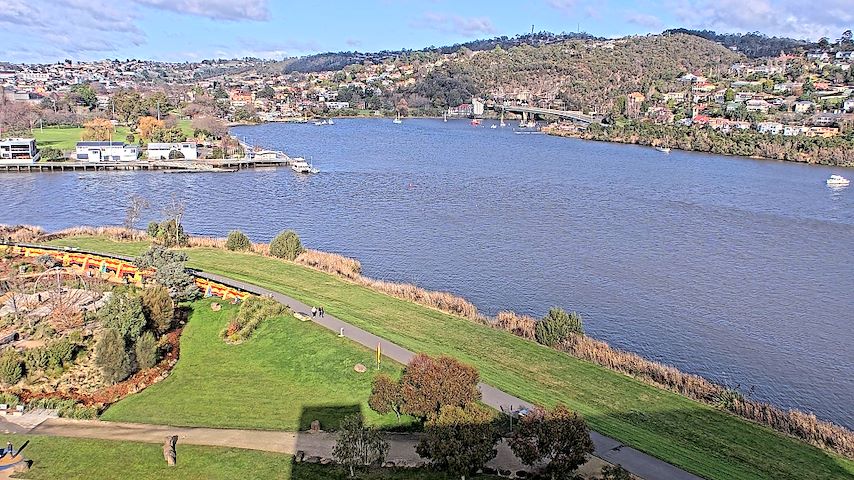 Live camera feed from Tamar Estuary in Launceston, Tasmania