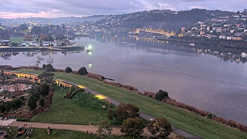 Live camera feed from Tamar Estuary in Launceston, Tasmania
