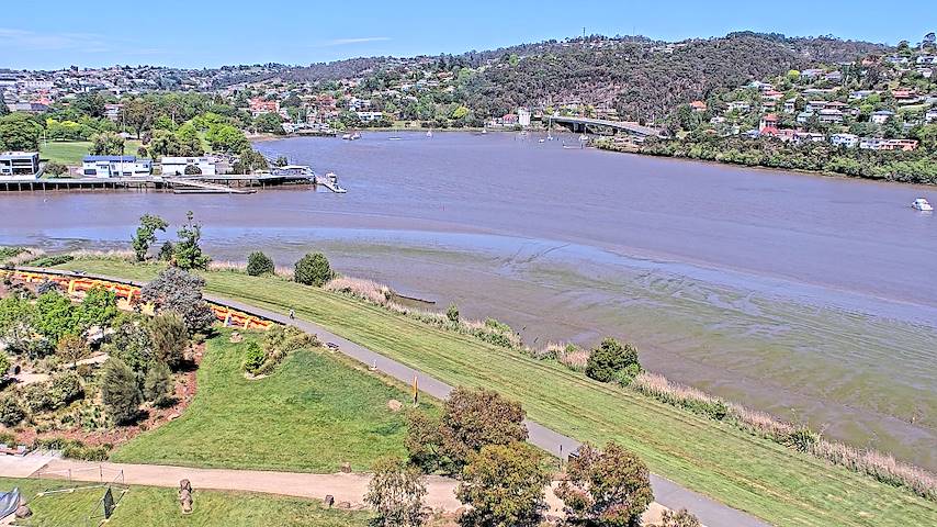 Live camera feed from Tamar Estuary in Launceston, Tasmania