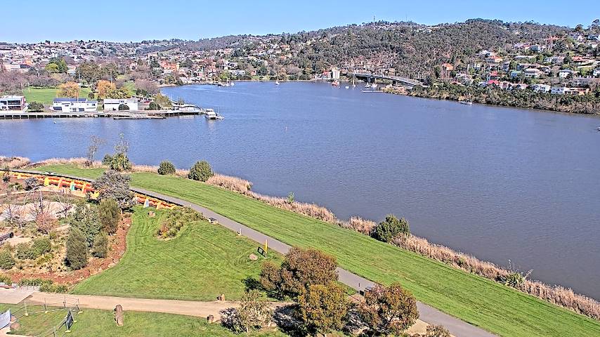 Live camera feed from Tamar Estuary in Launceston, Tasmania