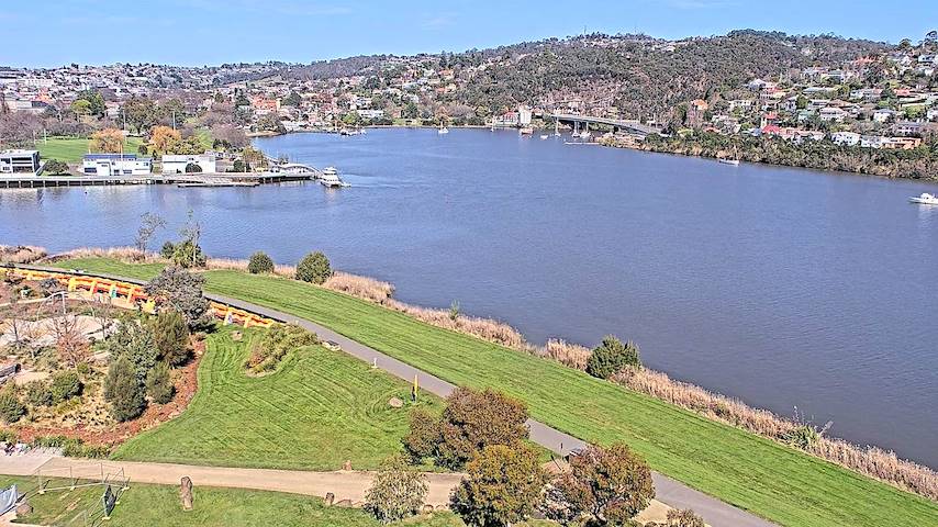 Live camera feed from Tamar Estuary in Launceston, Tasmania