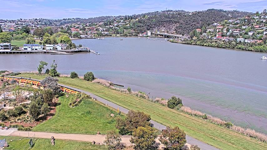 Live camera feed from Tamar Estuary in Launceston, Tasmania