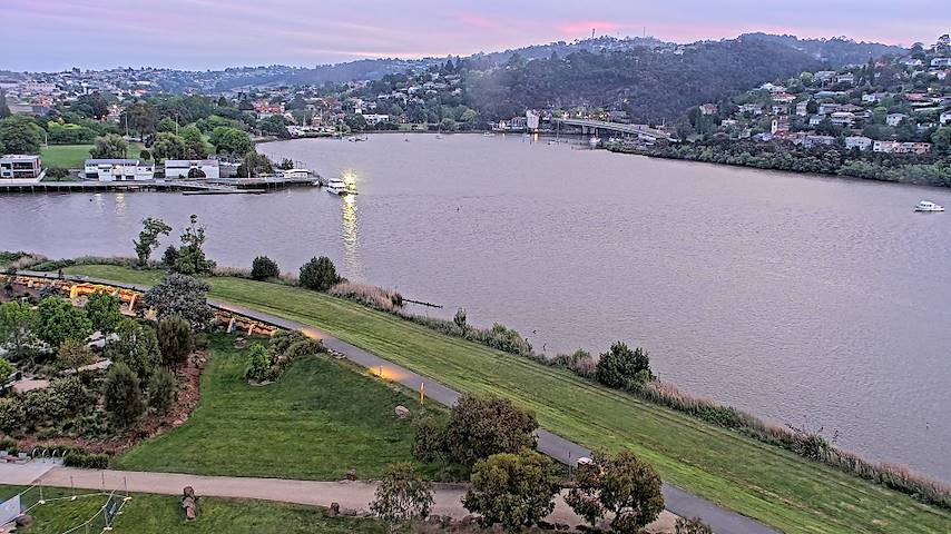 Launceston, Tasmania में Tamar Estuary से लाइव कैमरा चैनल