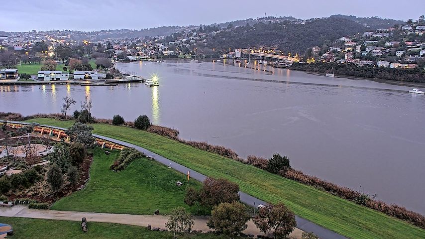 Live camera feed from Tamar Estuary in Launceston, Tasmania