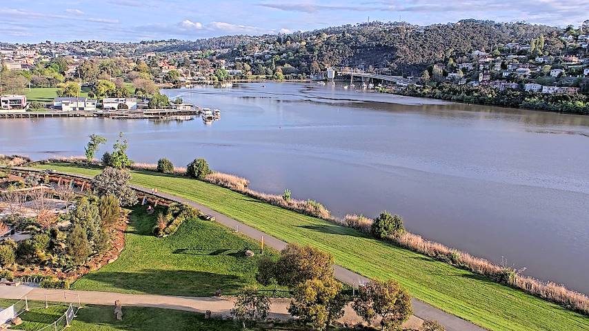 Live camera feed from Tamar Estuary in Launceston, Tasmania