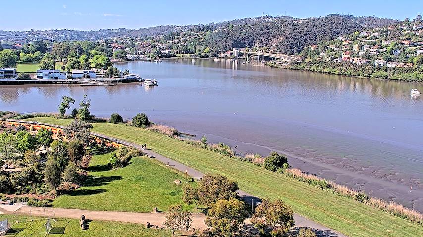 Live camera feed from Tamar Estuary in Launceston, Tasmania