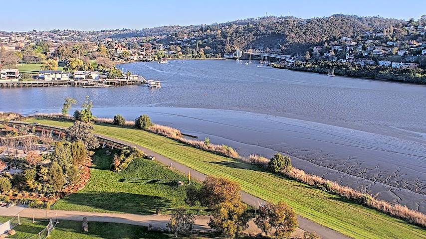Live camera feed from Tamar Estuary in Launceston, Tasmania
