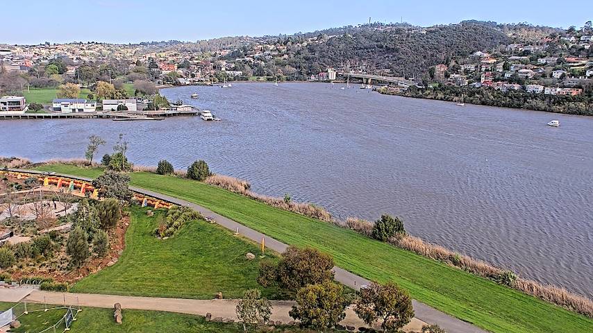 Live camera feed from Tamar Estuary in Launceston, Tasmania