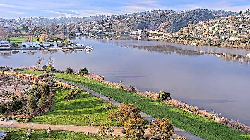 Live camera feed from Tamar Estuary in Launceston, Tasmania