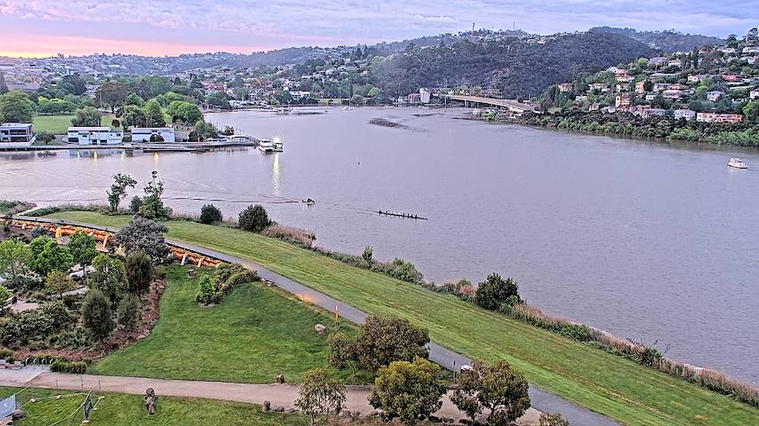 Live camera feed from Tamar Estuary in Launceston, Tasmania