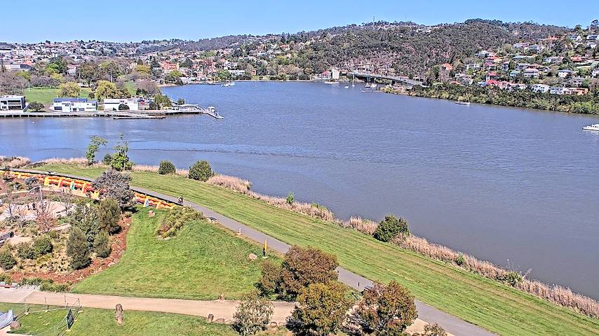 Live camera feed from Tamar Estuary in Launceston, Tasmania