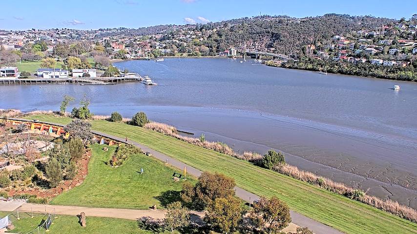 Live camera feed from Tamar Estuary in Launceston, Tasmania