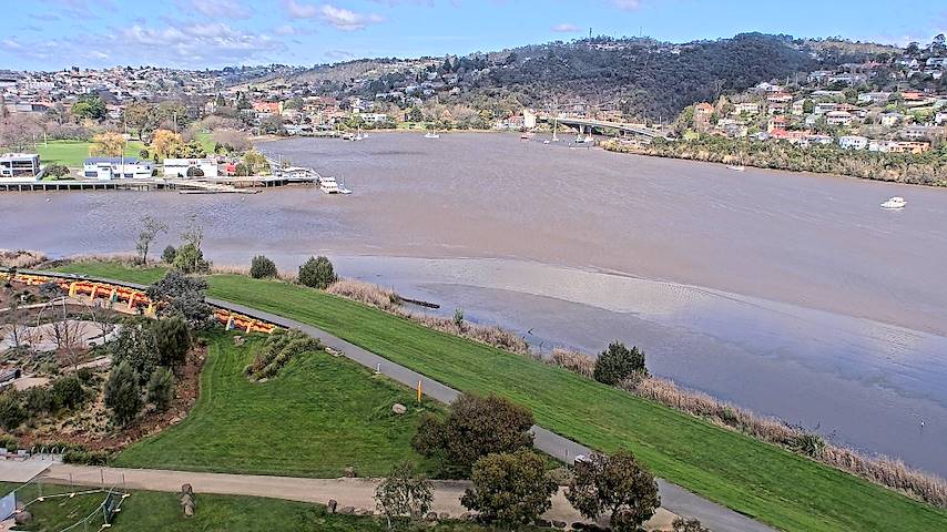 Live camera feed from Tamar Estuary in Launceston, Tasmania