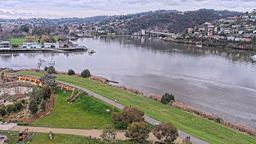 Live camera feed from Tamar Estuary in Launceston, Tasmania