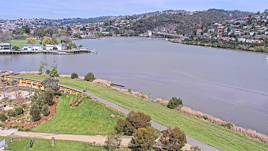 Live camera feed from Tamar Estuary in Launceston, Tasmania