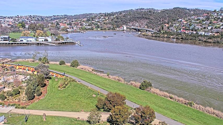 Live camera feed from Tamar Estuary in Launceston, Tasmania