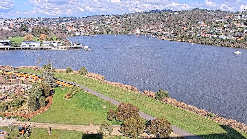 Live camera feed from Tamar Estuary in Launceston, Tasmania