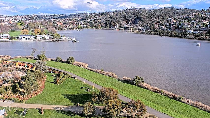 Live camera feed from Tamar Estuary in Launceston, Tasmania