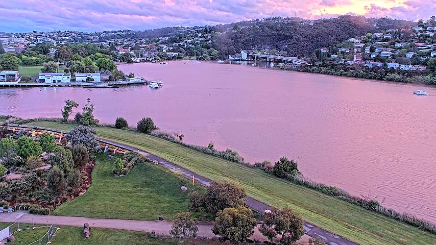 Live camera feed from Tamar Estuary in Launceston, Tasmania