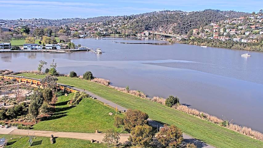 Live camera feed from Tamar Estuary in Launceston, Tasmania