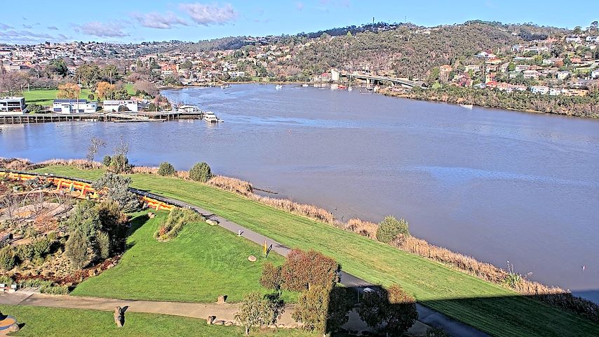 Live camera feed from Tamar Estuary in Launceston, Tasmania